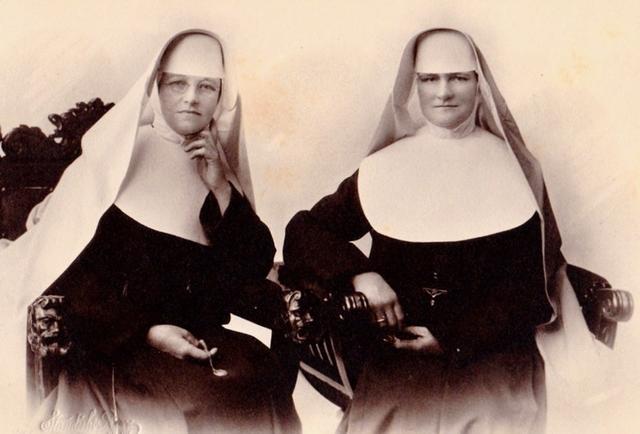 Sarah Jane Hatch  / Sister Mary de Chantal (L)