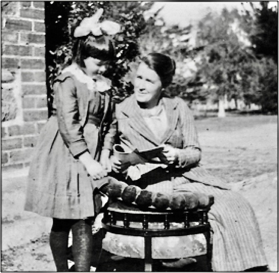 Matilda Thompson and daughter Kathleen