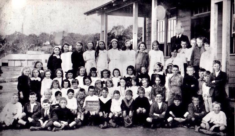 Duntroon Public School April 1916